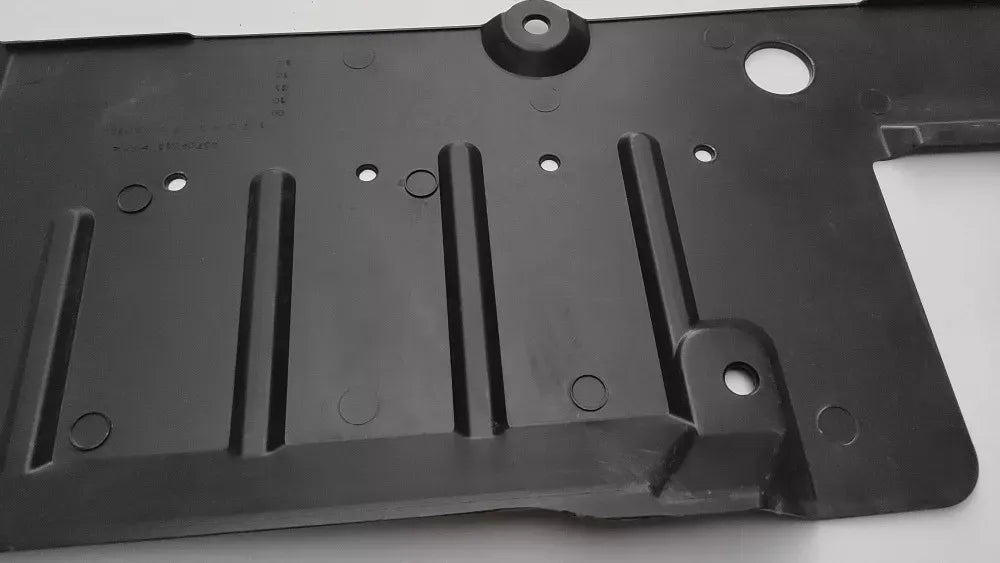 Tolva Central Trasera Motor Para Lancer Mitsubishi